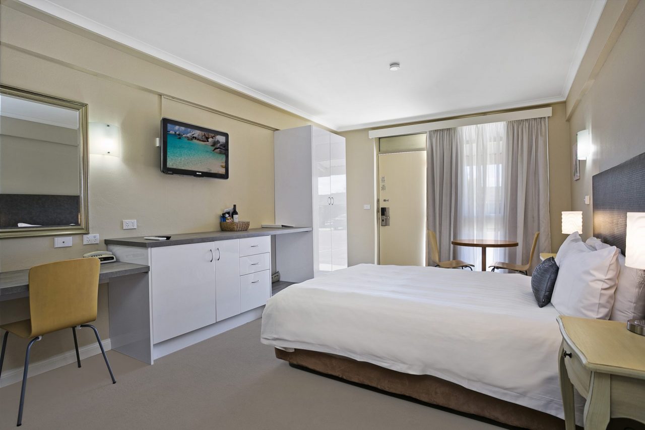 STANDARD QUEEN ROOM Best Western Sanctuary Inn Tamworth