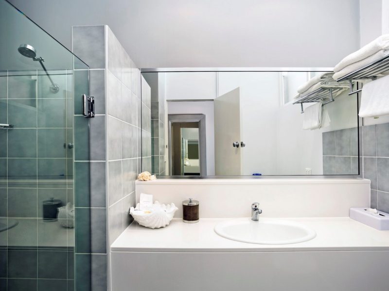Premier King Bathroom
